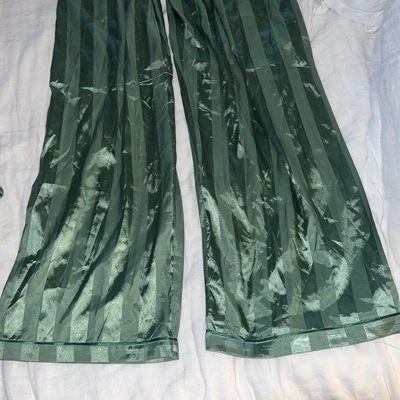 Pajama set - Picture 6 of 6